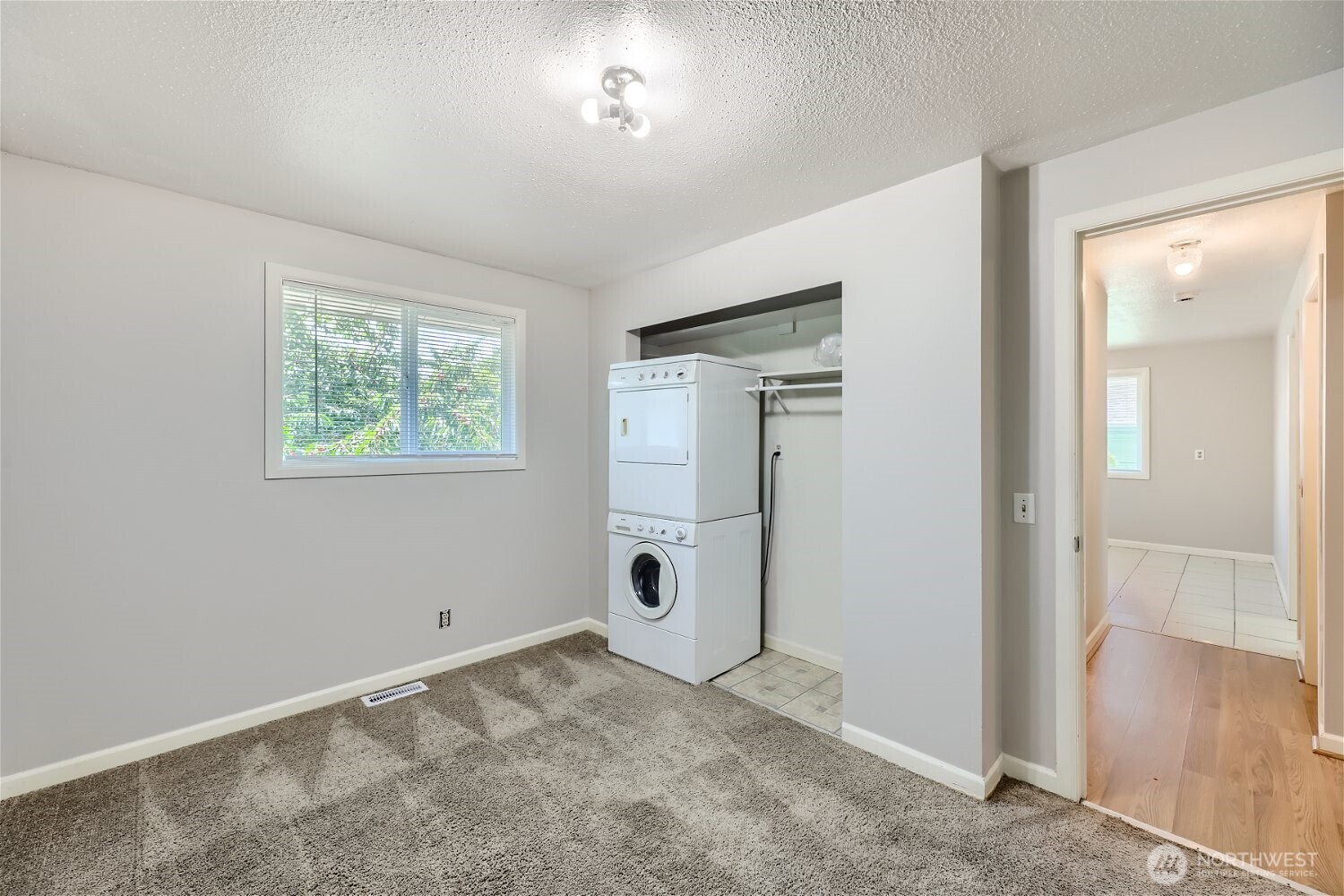 9253 3rd Avenue Property Photo 7