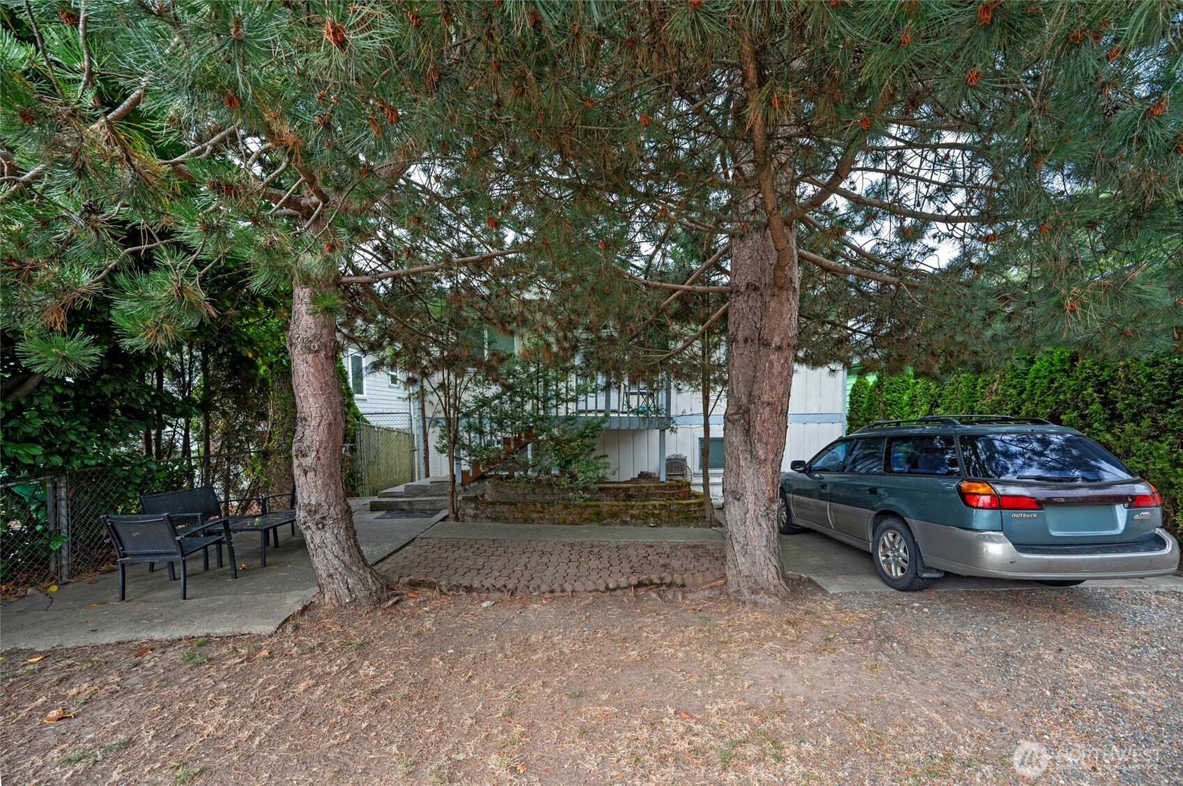 9253 3rd Avenue Property Photo 14