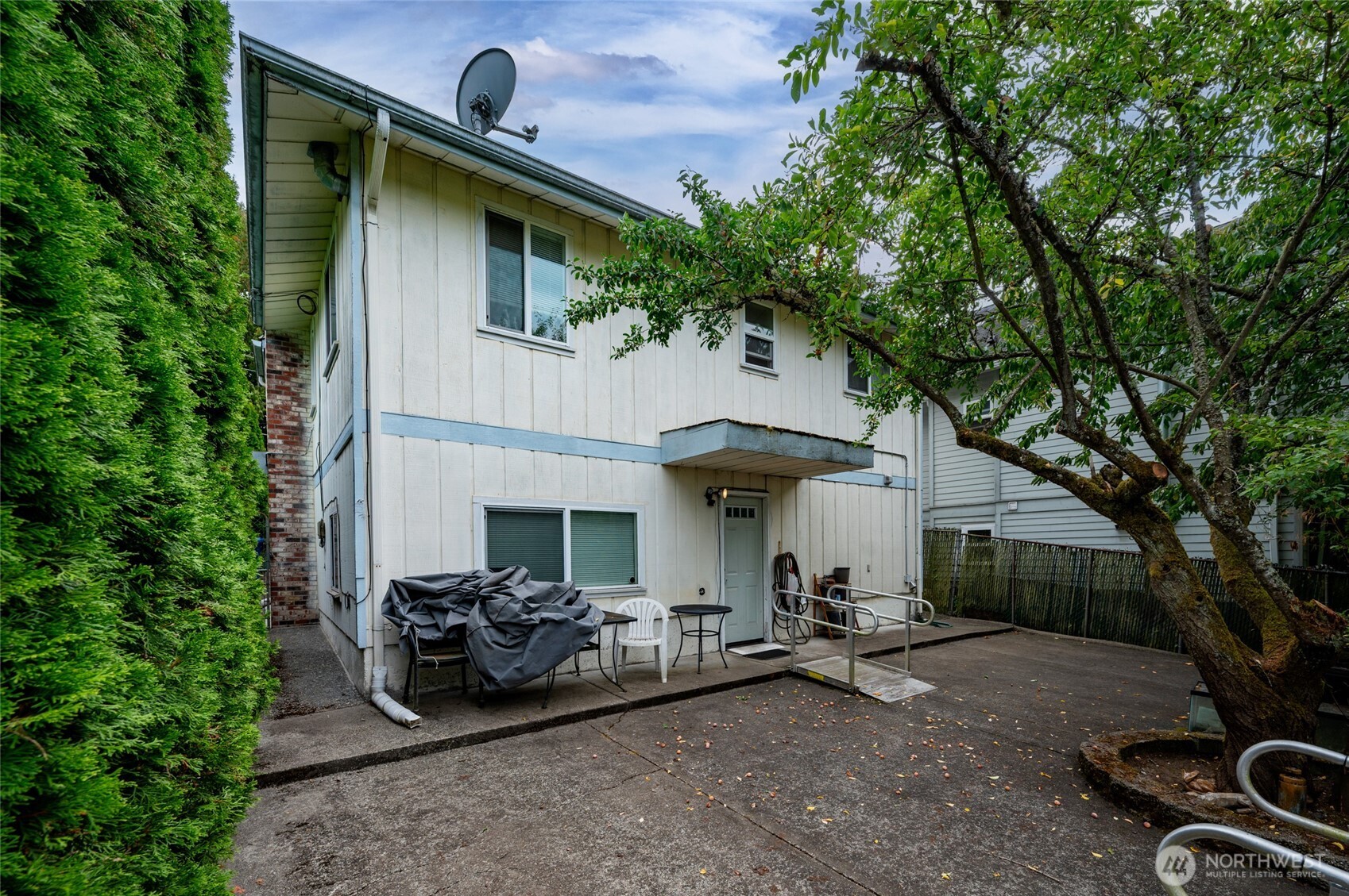 9253 3rd Avenue Property Photo 15