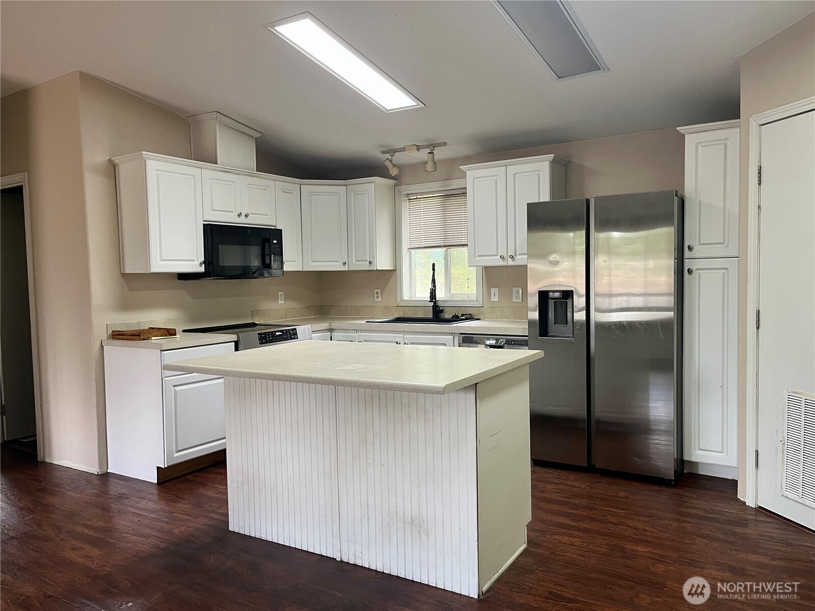 8510 Thuja Avenue Property Photo 6