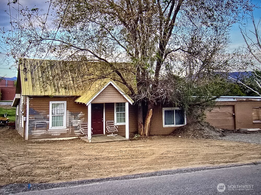1322 4th Street Property Photo 1