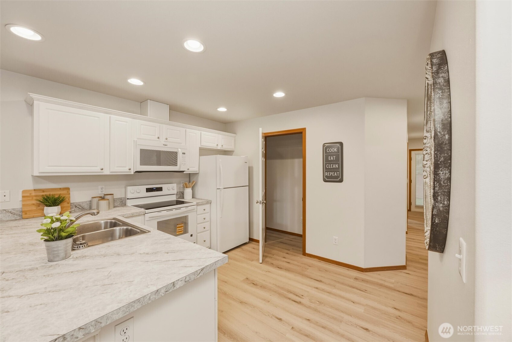 433 Oak Hill Lane Property Photo 16