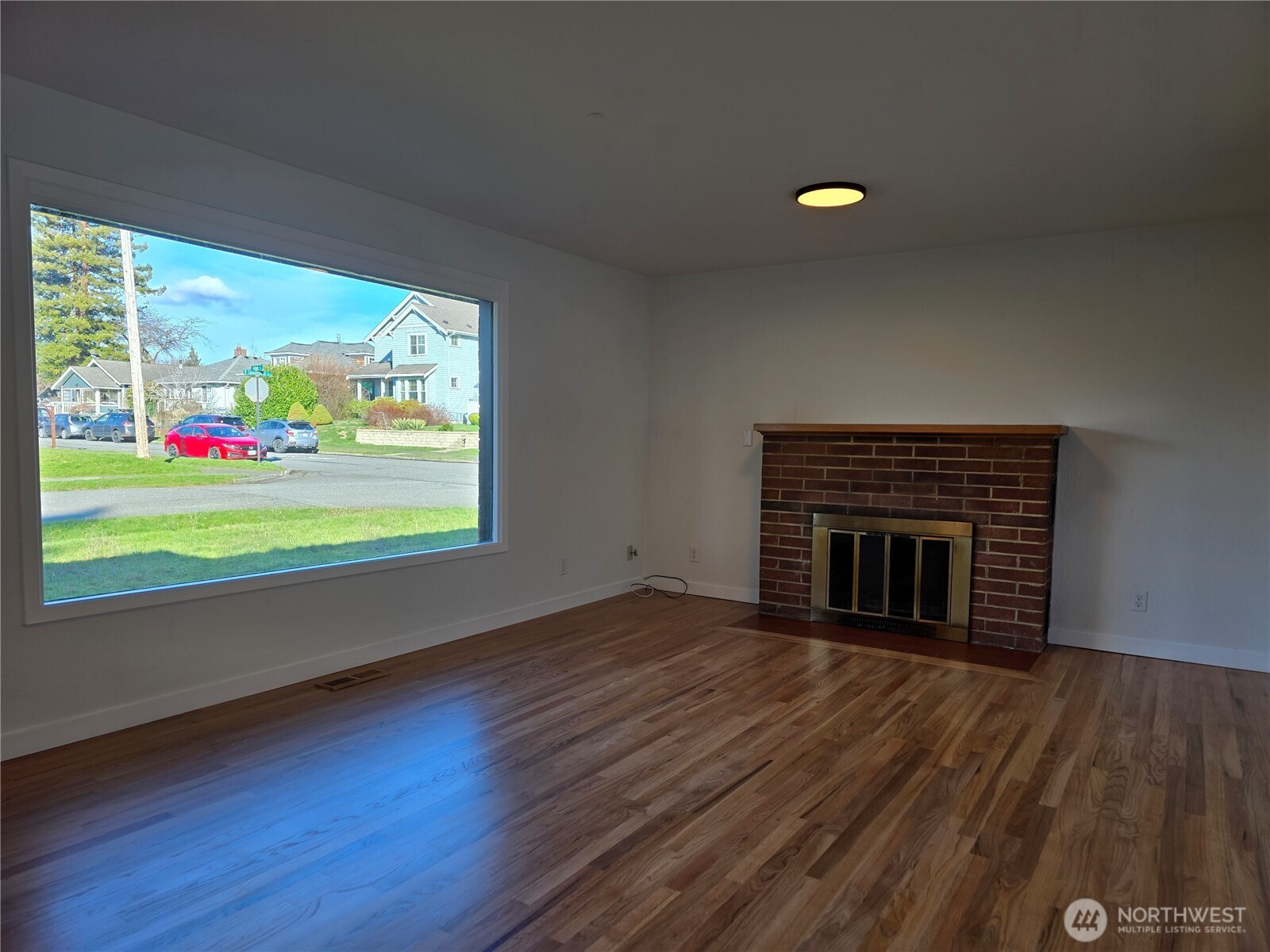420 E Connecticut Property Photo 2