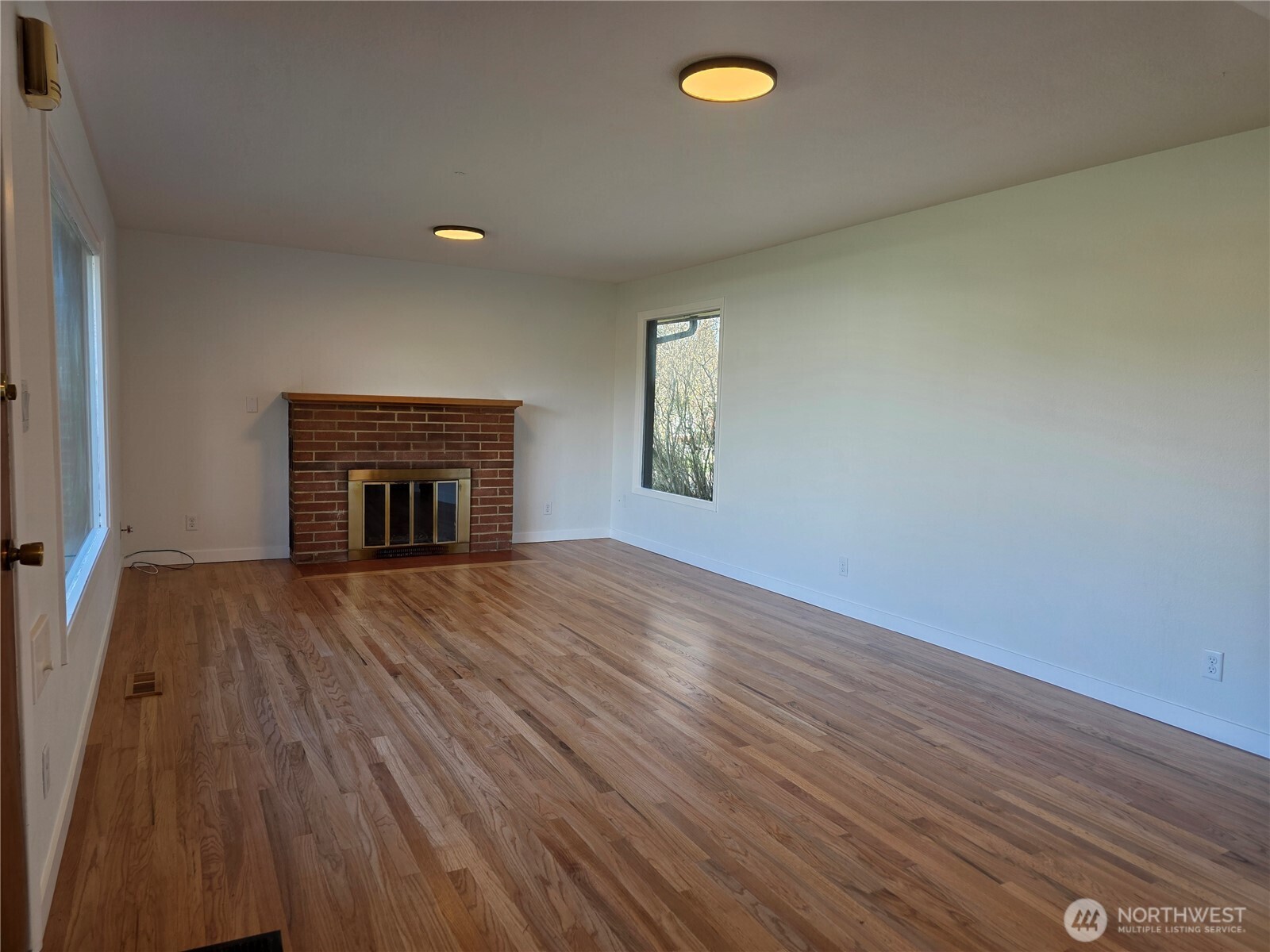 420 E Connecticut Property Photo 3