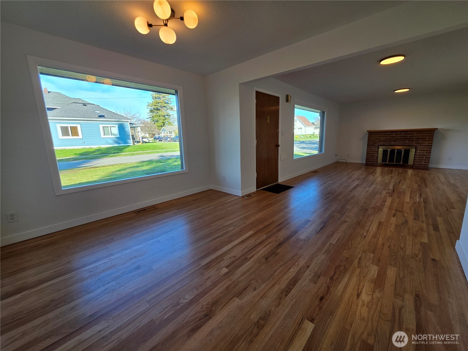 420 E Connecticut Property Photo 6