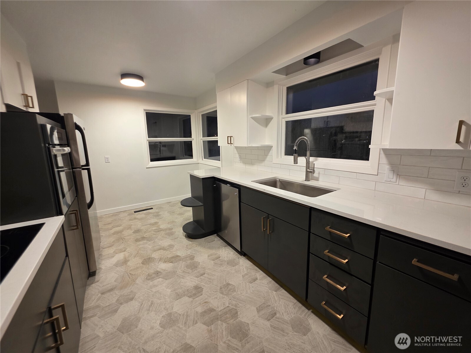 420 E Connecticut Property Photo 8