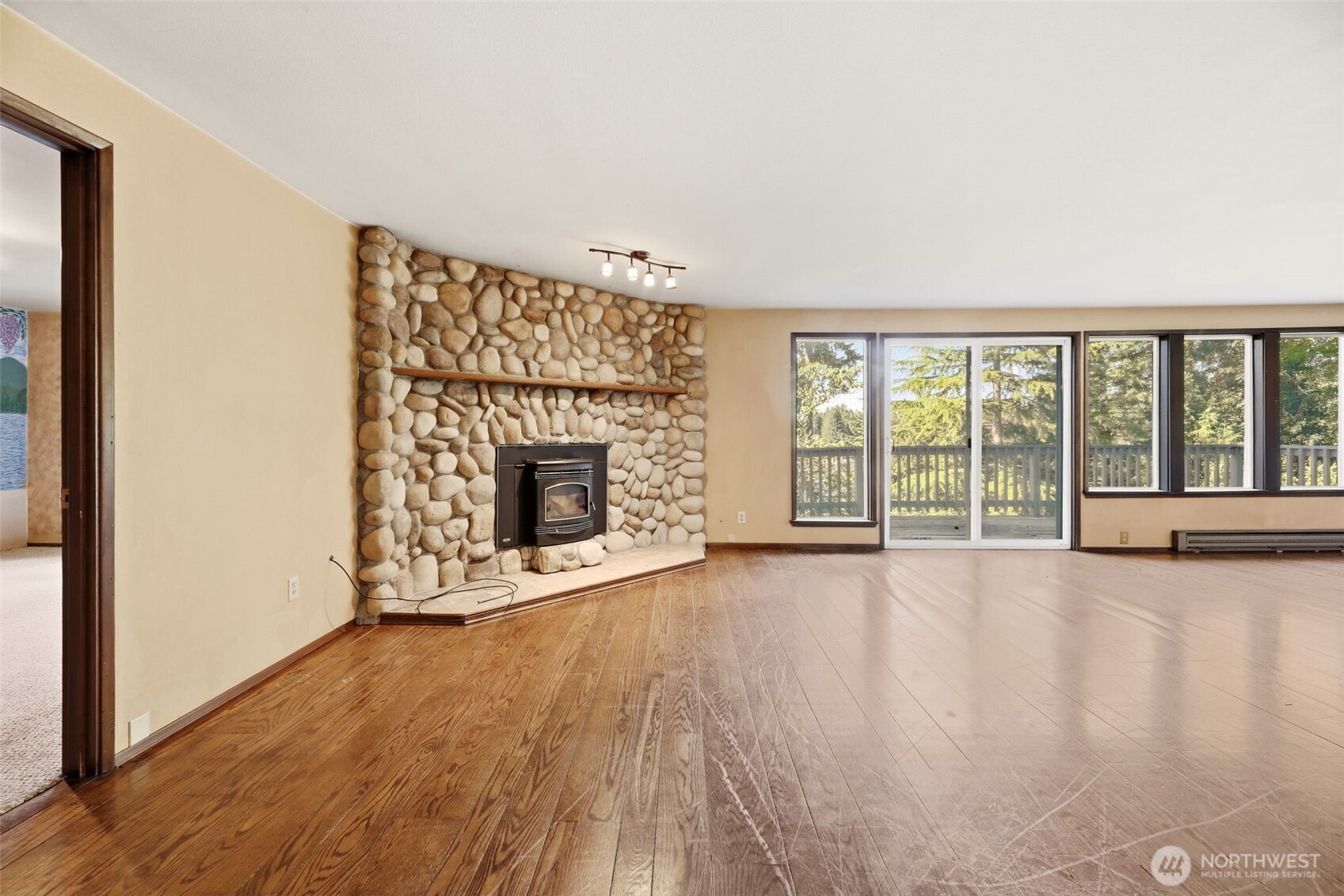 4928 E Lake Bosworth Drive Property Photo 6