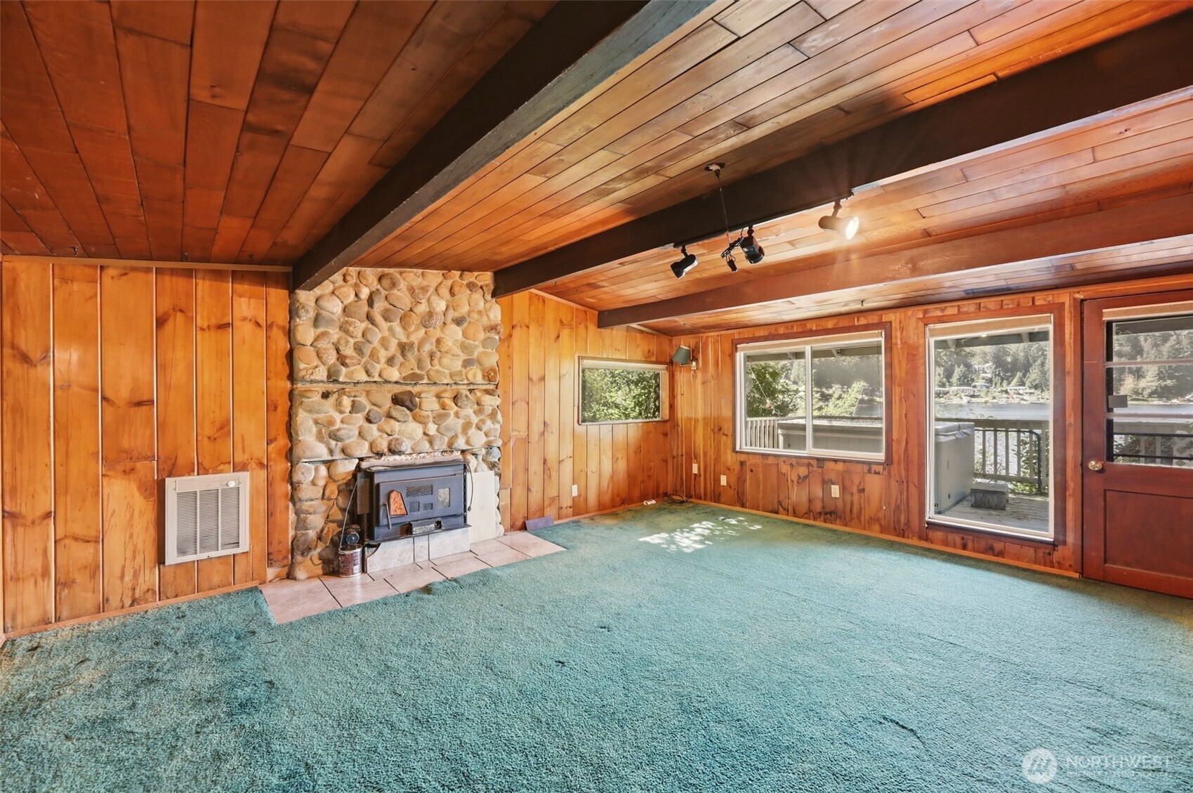 4928 E Lake Bosworth Drive Property Photo 28