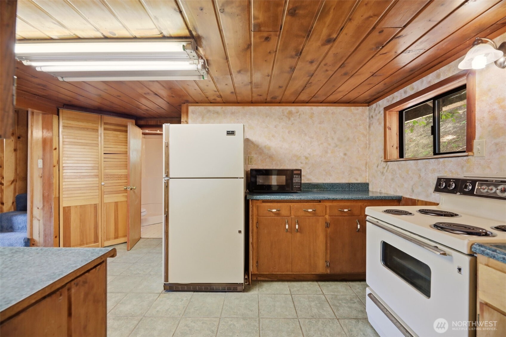 4928 E Lake Bosworth Drive Property Photo 30