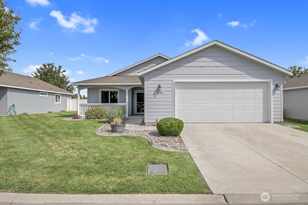 1534 Larkspur Drive Property Photo 1
