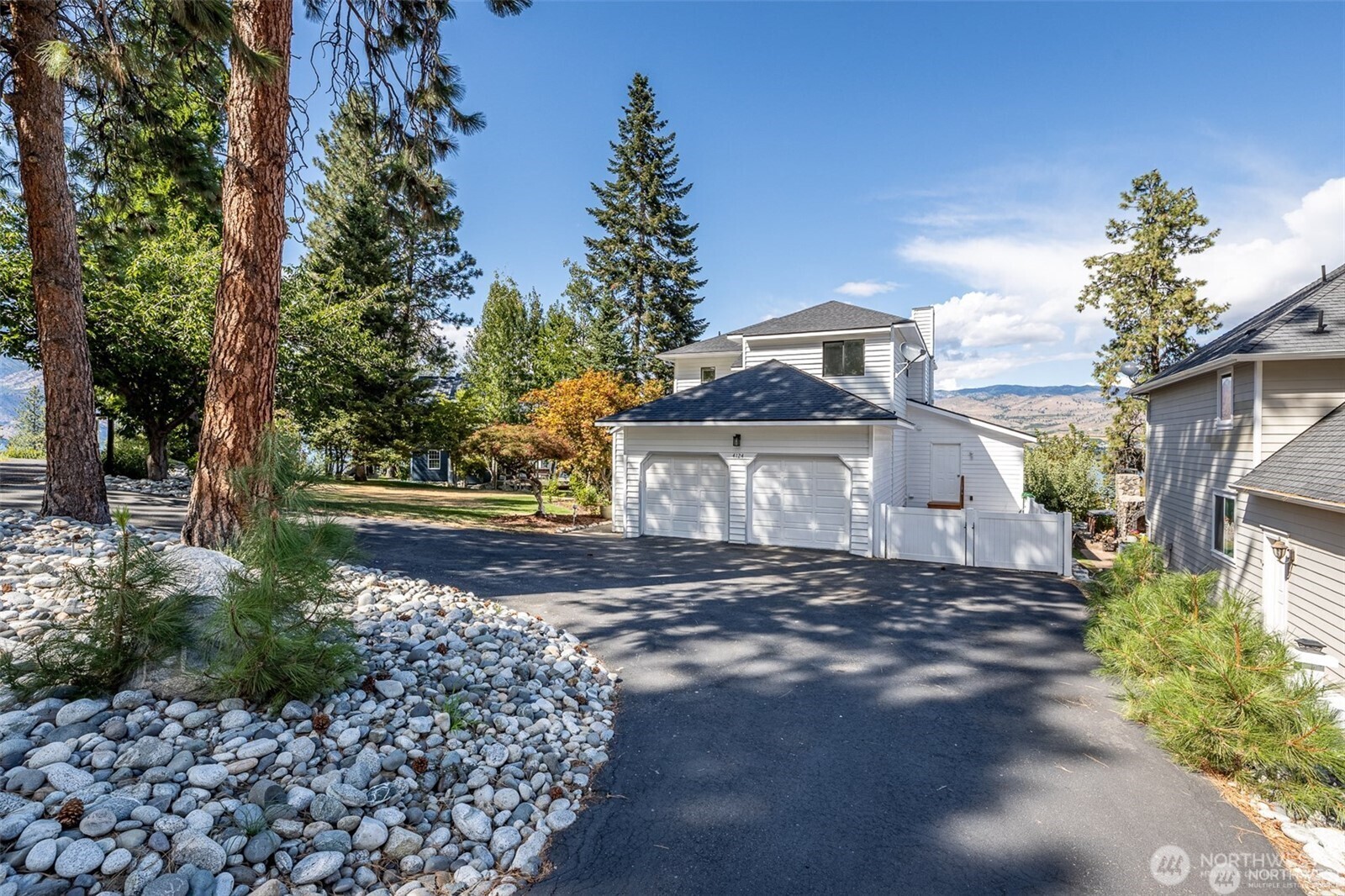 4124 Lakeview Place Property Photo 2