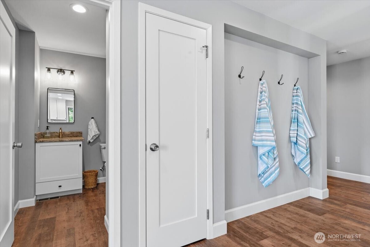 4124 Lakeview Place Property Photo 14