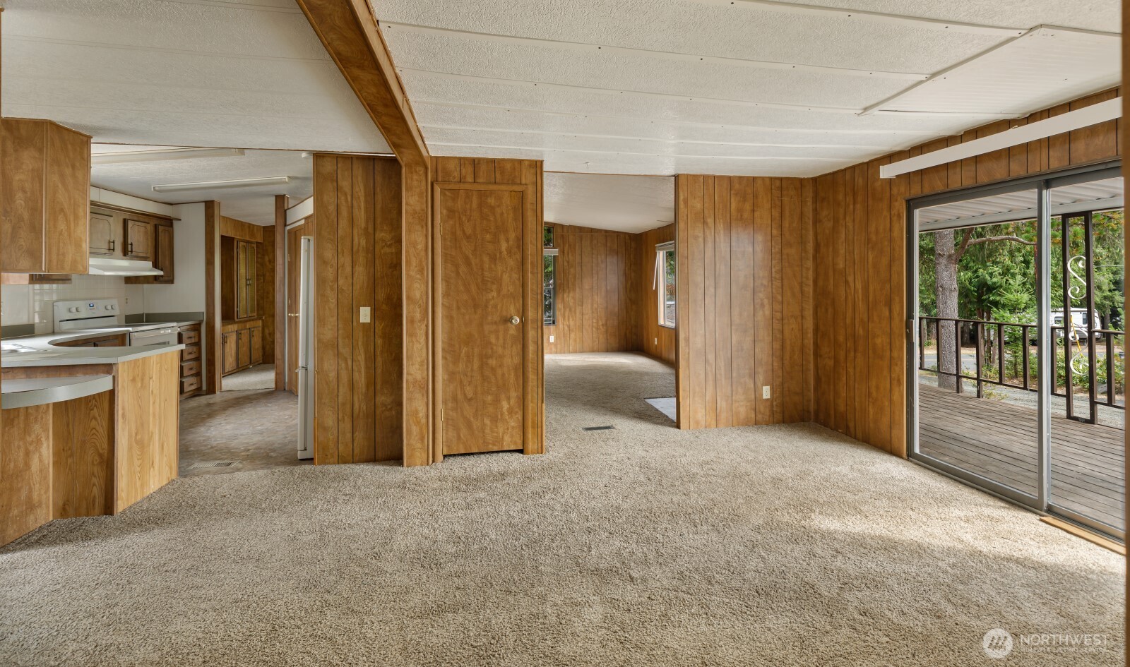 2050 E Timberlake West Drive Property Photo 14