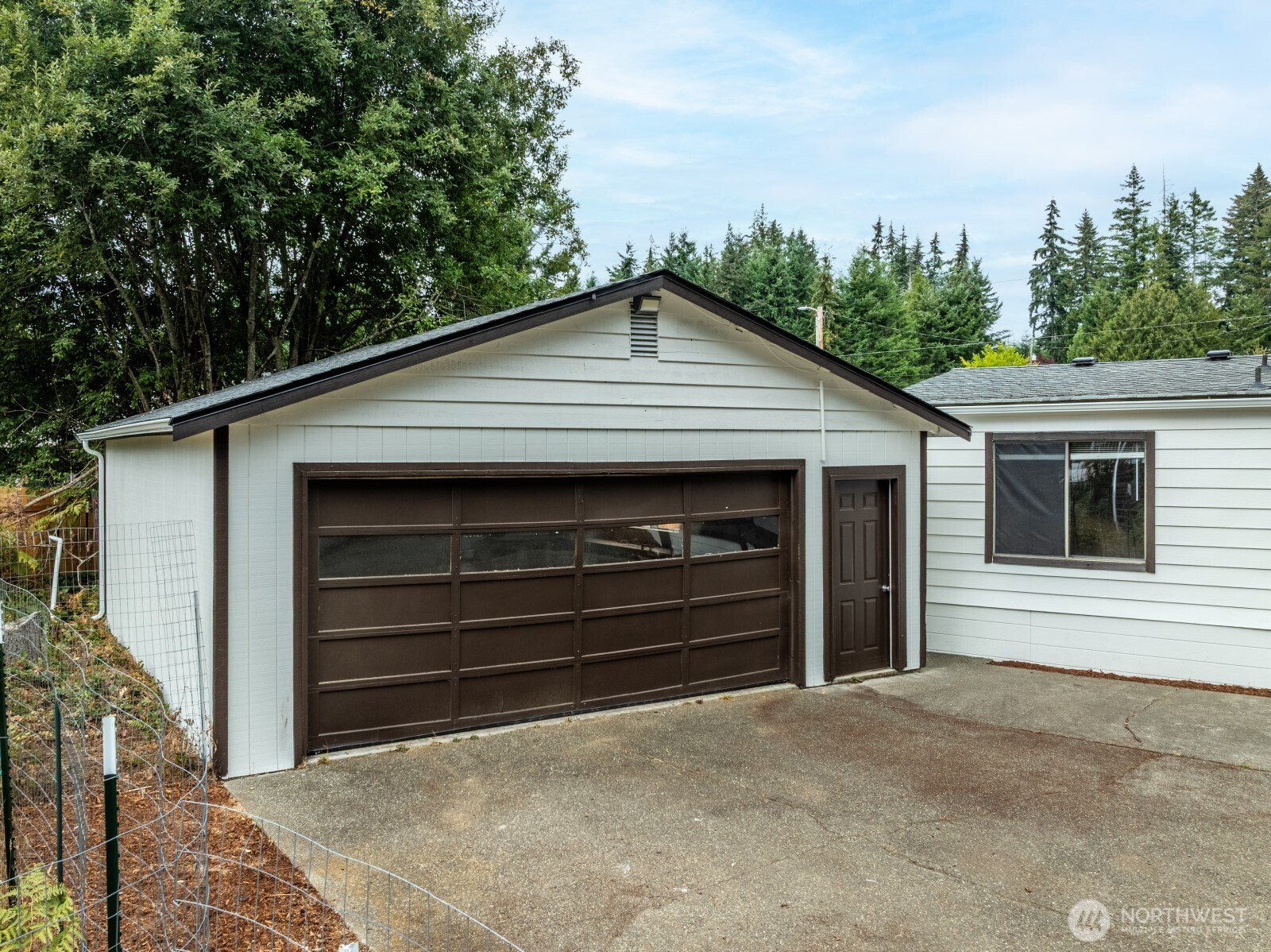 2050 E Timberlake West Drive Property Photo 17