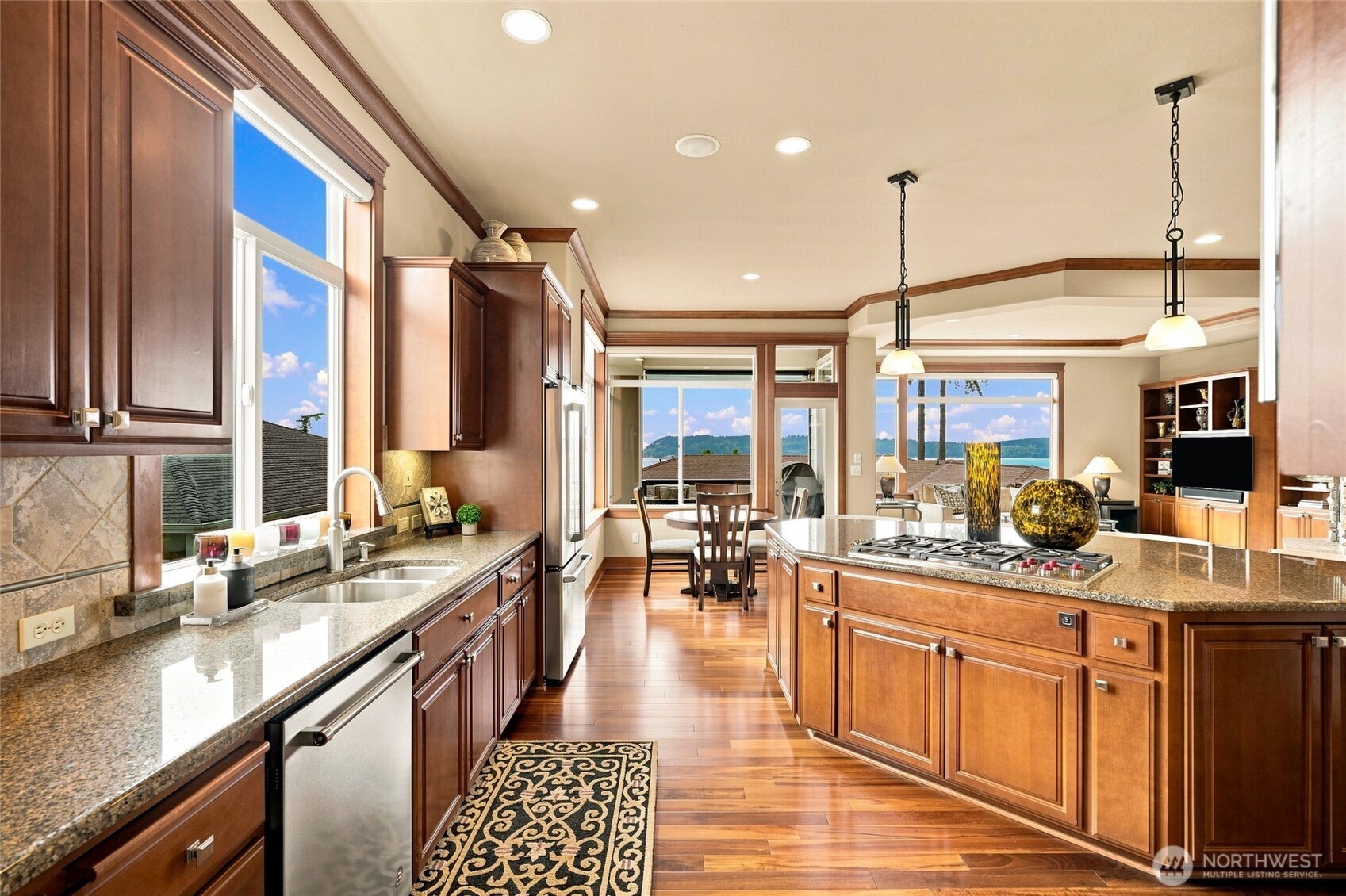 6664 Waterton Circle Property Photo 8