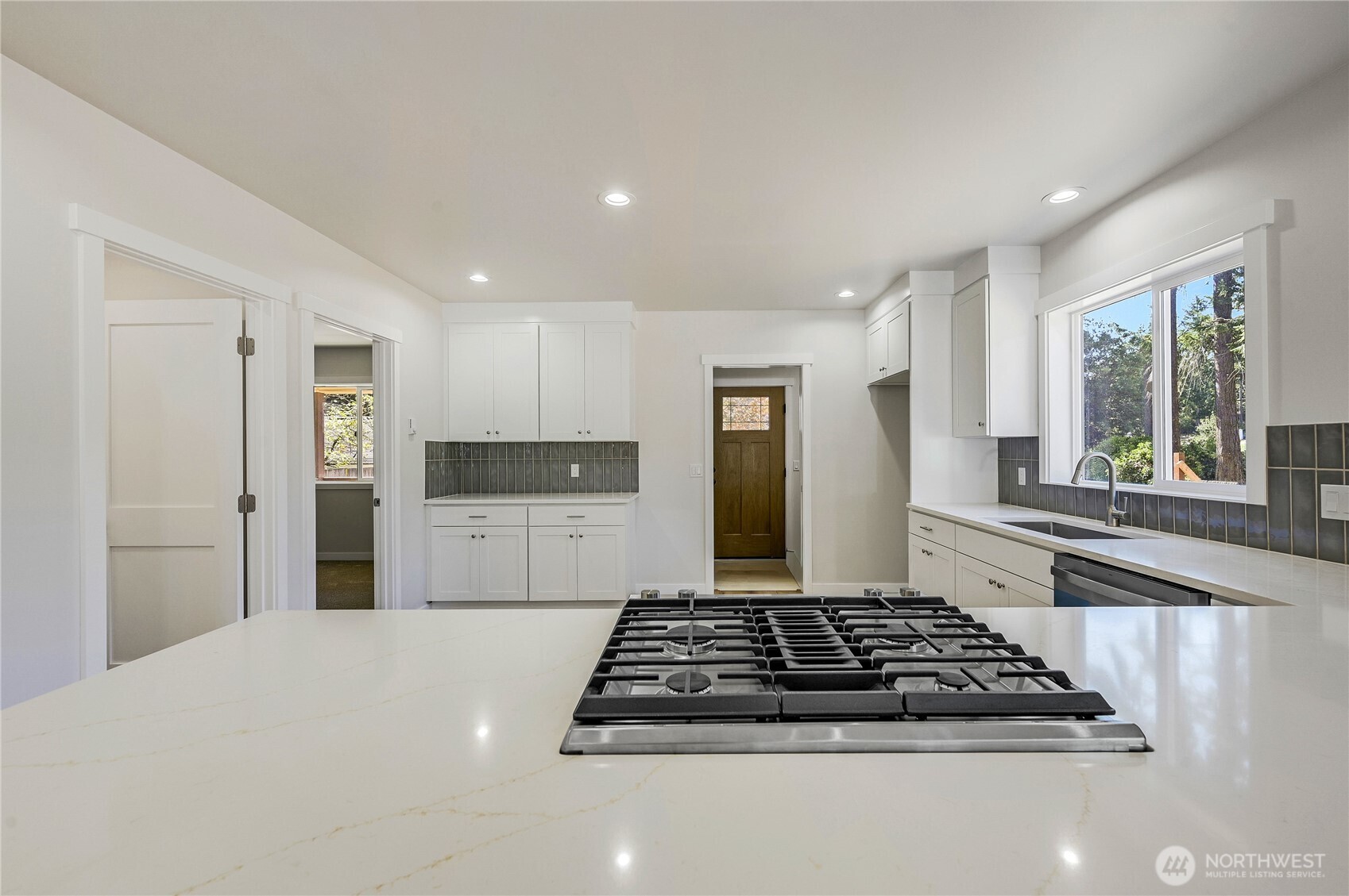 1261 18th Street Property Photo 5