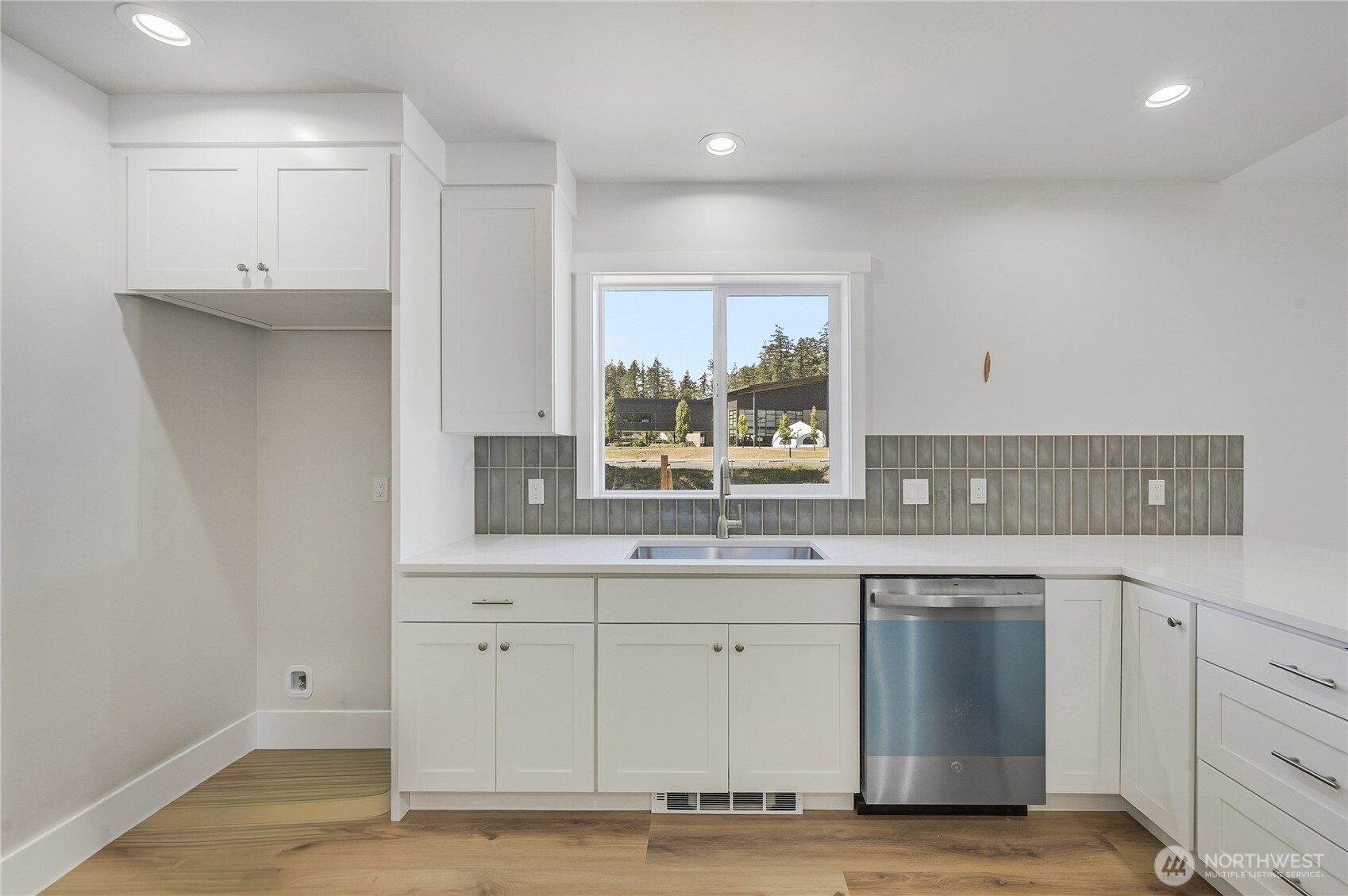 1261 18th Street Property Photo 13