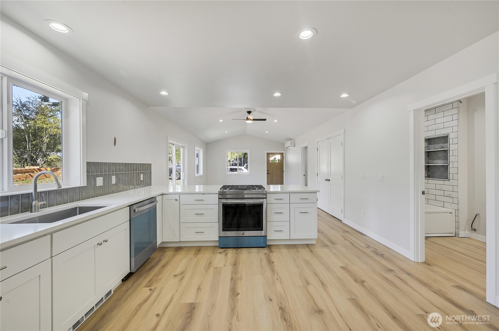 1261 18th Street Property Photo 14