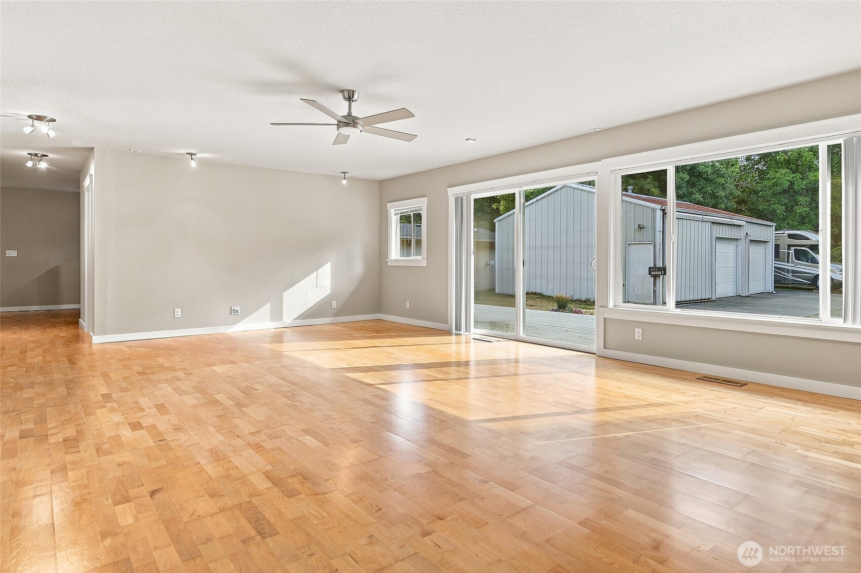 18724 80th Avenue Property Photo 8