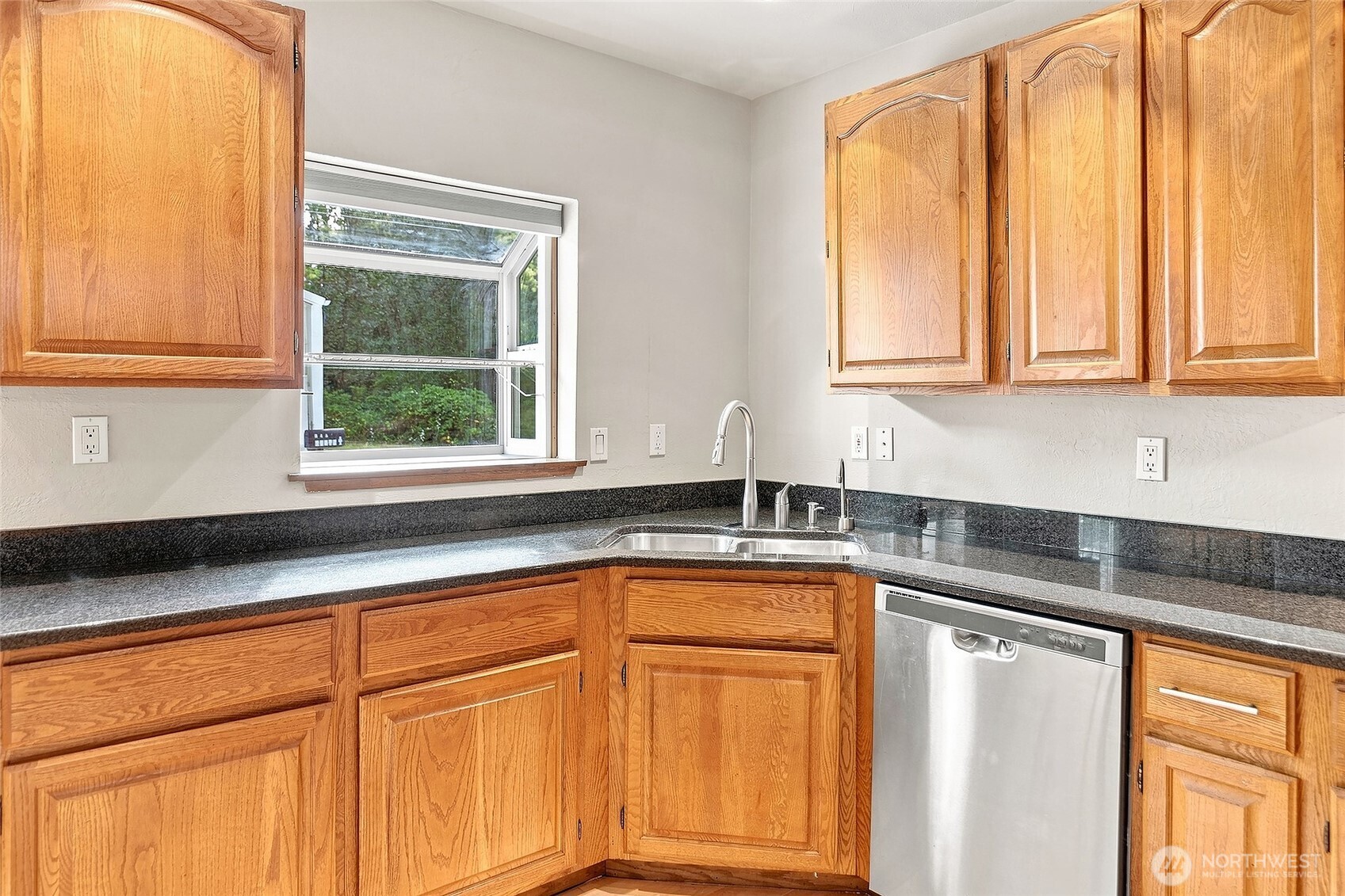 18724 80th Avenue Property Photo 15