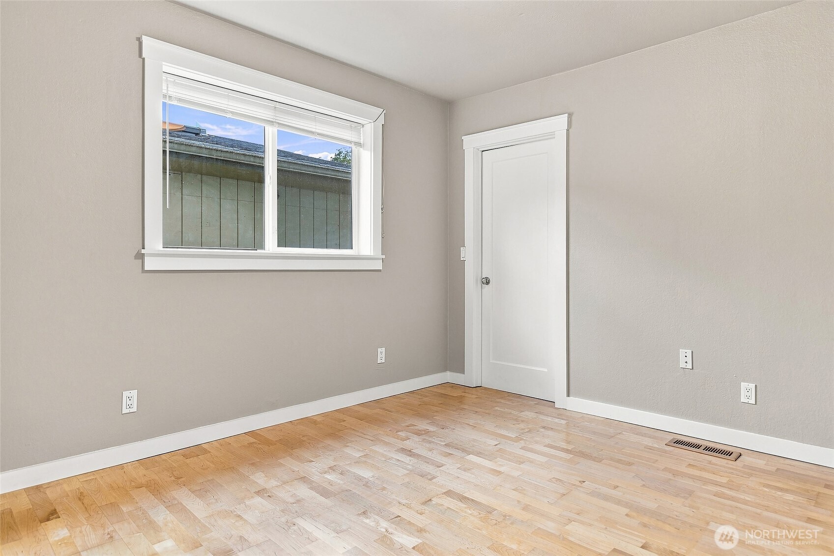 18724 80th Avenue Property Photo 24