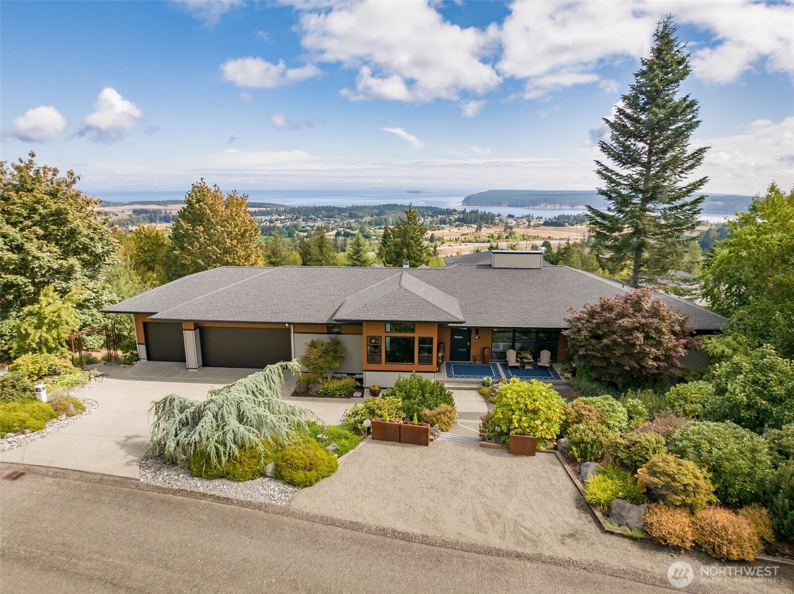 170 Flying Cloud Street Property Photo 1