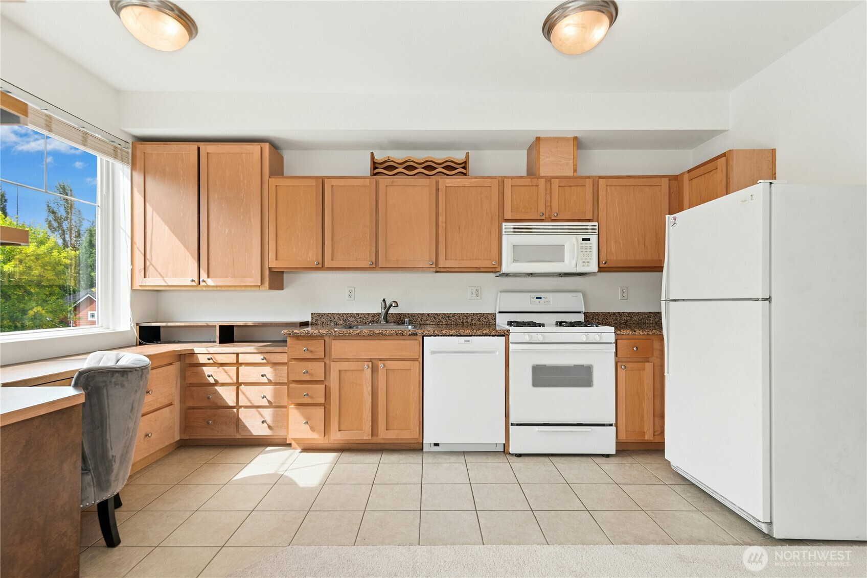 517 225th Lane E202 Property Photo 15