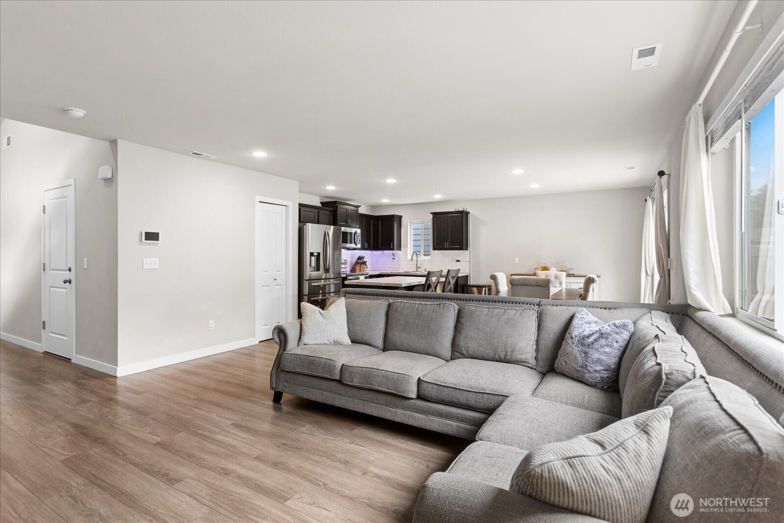 10513 Tailspar Avenue Property Photo 8