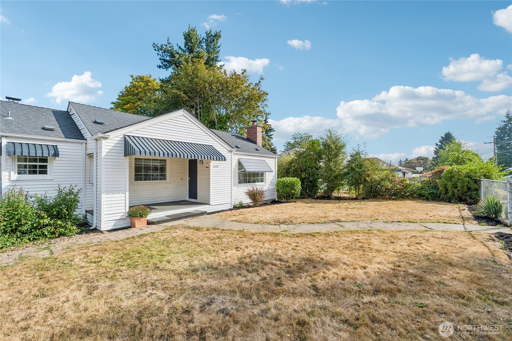 1048 S 100th Street Property Photo 4