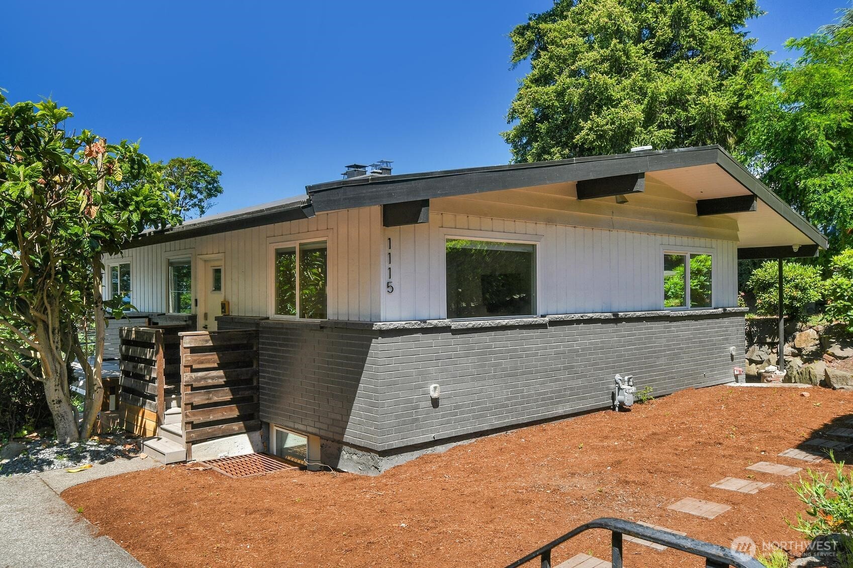 1115 8th Avenue Property Photo 2