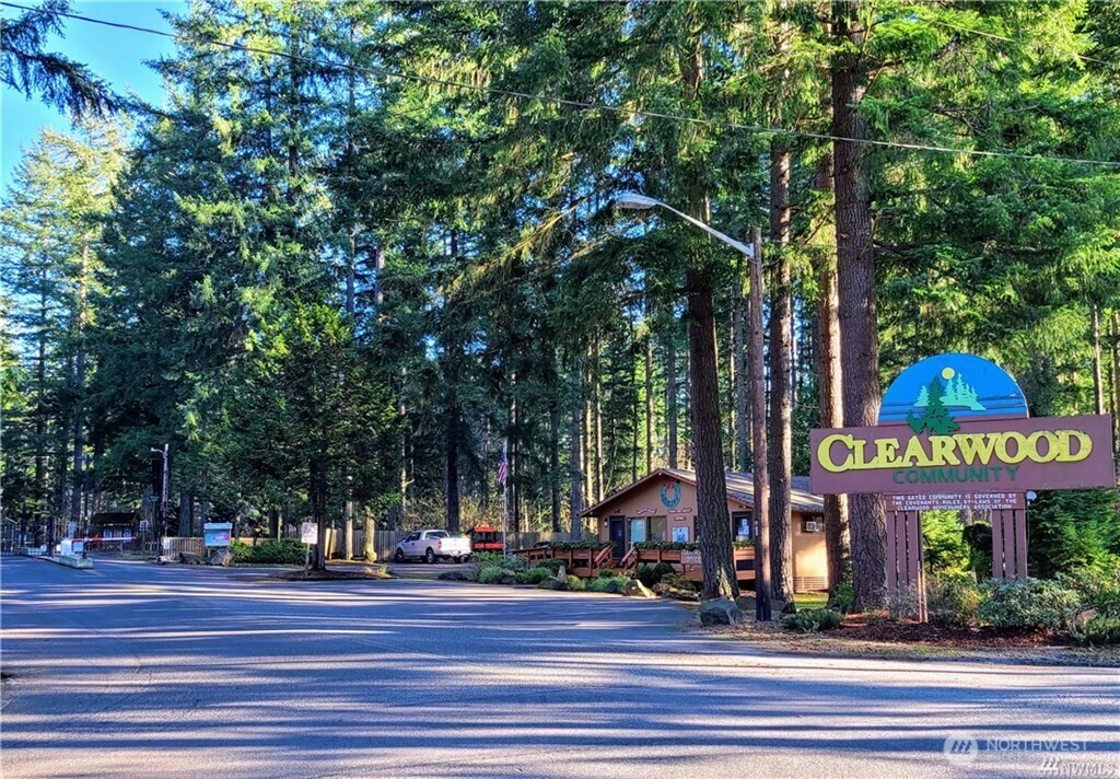 22406 Blue Lake Court Property Photo 30