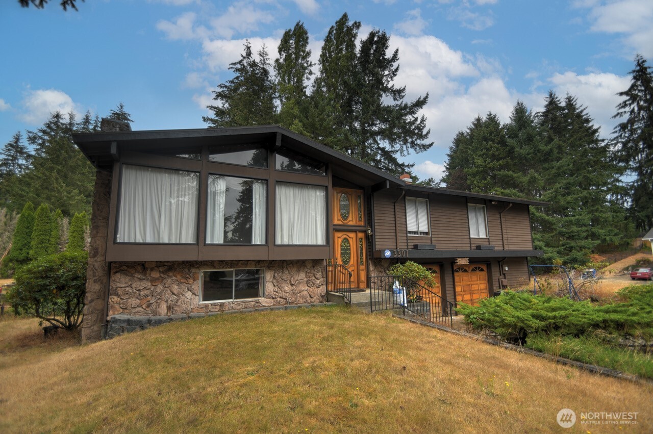 3301 33rd Loop Property Photo 1