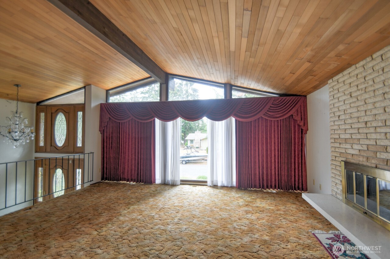 3301 33rd Loop Property Photo 2