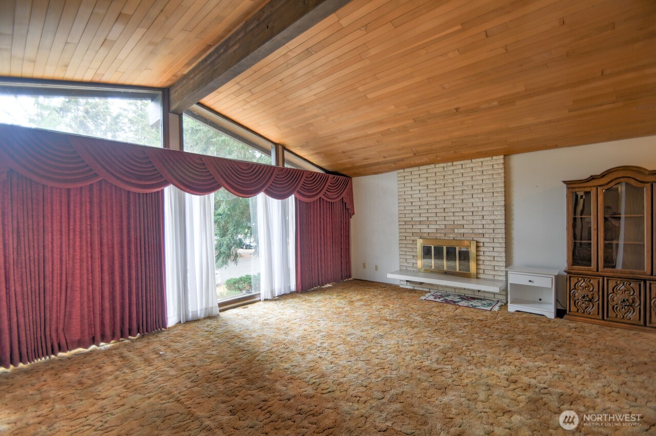 3301 33rd Loop Property Photo 3