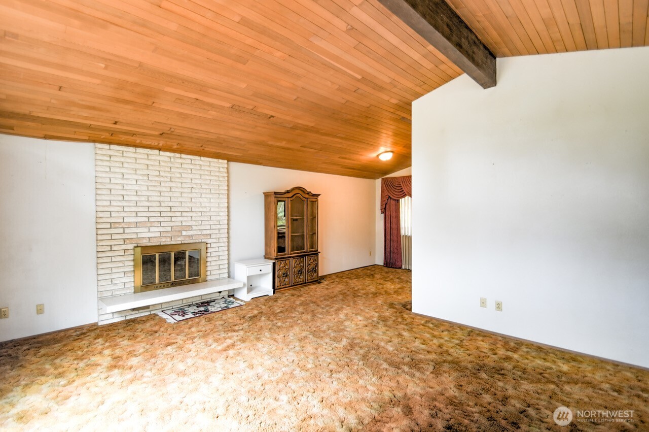 3301 33rd Loop Property Photo 4