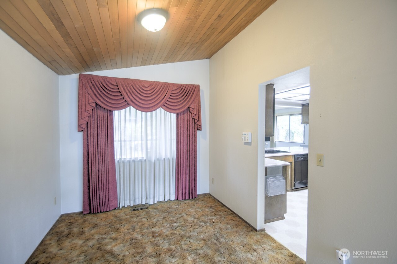 3301 33rd Loop Property Photo 6