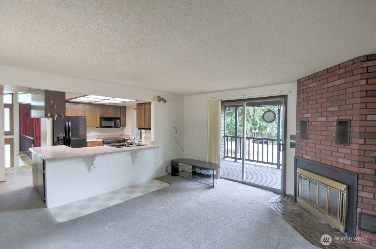 3301 33rd Loop Property Photo 8