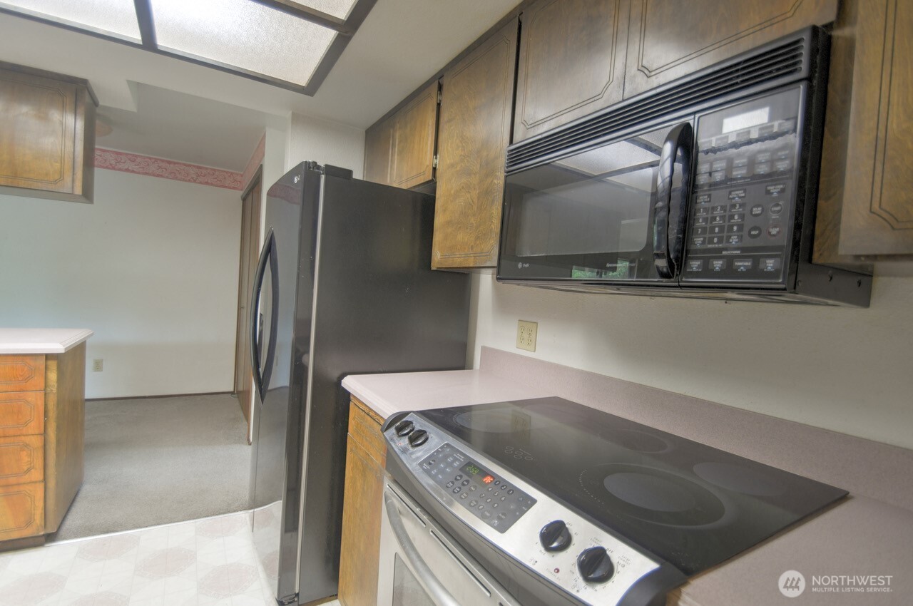 3301 33rd Loop Property Photo 12