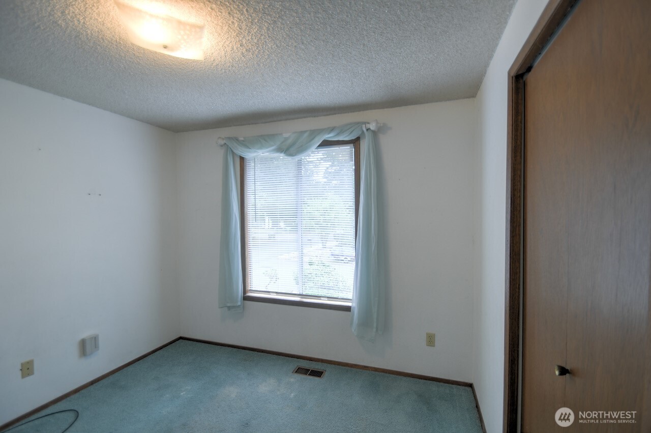 3301 33rd Loop Property Photo 17
