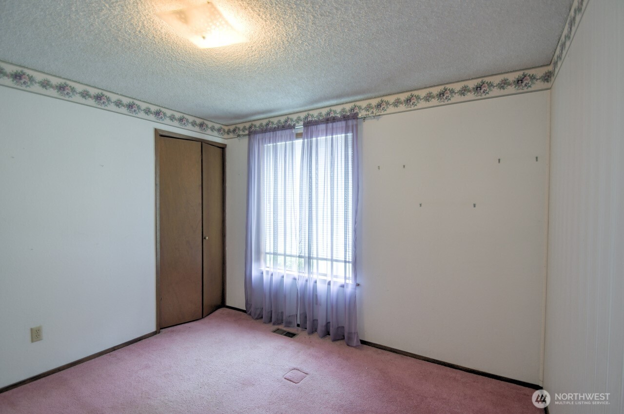 3301 33rd Loop Property Photo 18