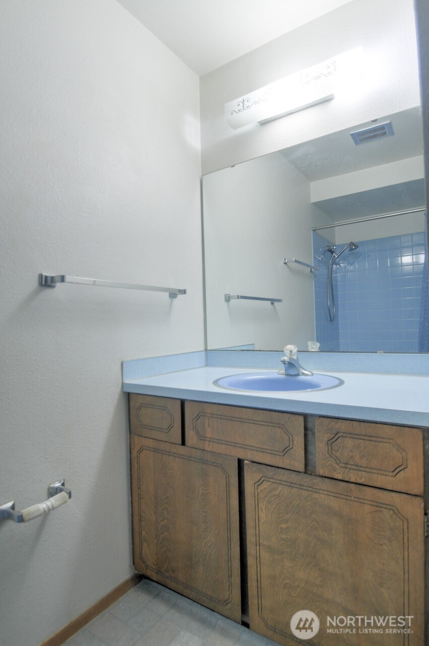 3301 33rd Loop Property Photo 19