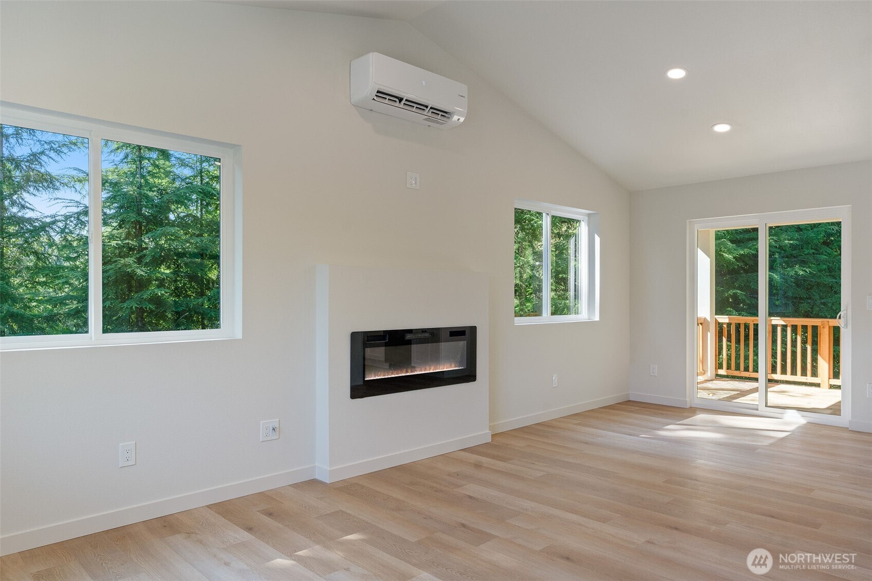 23427 Coyne Road Property Photo 9