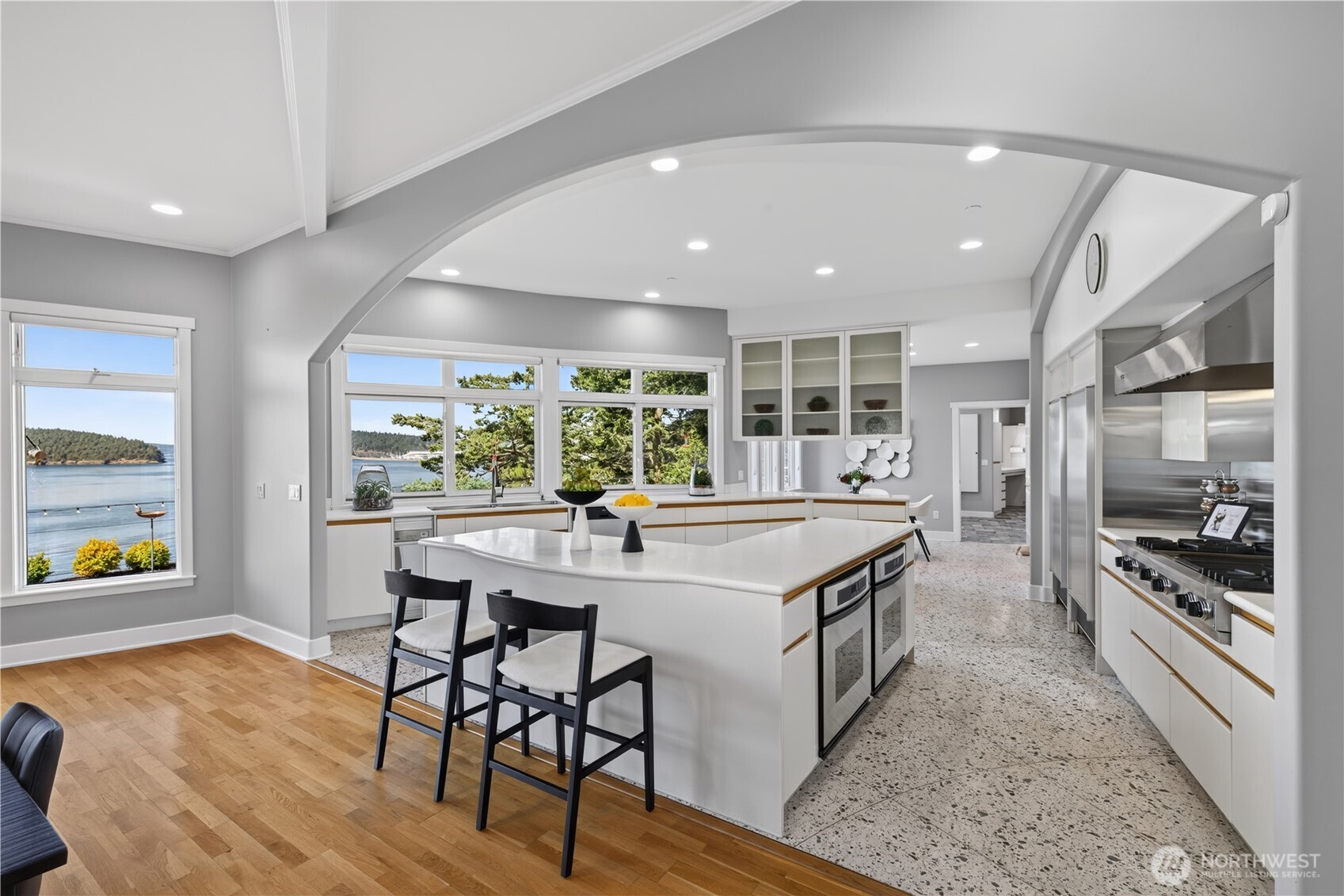11064 Marine Drive Property Photo 8