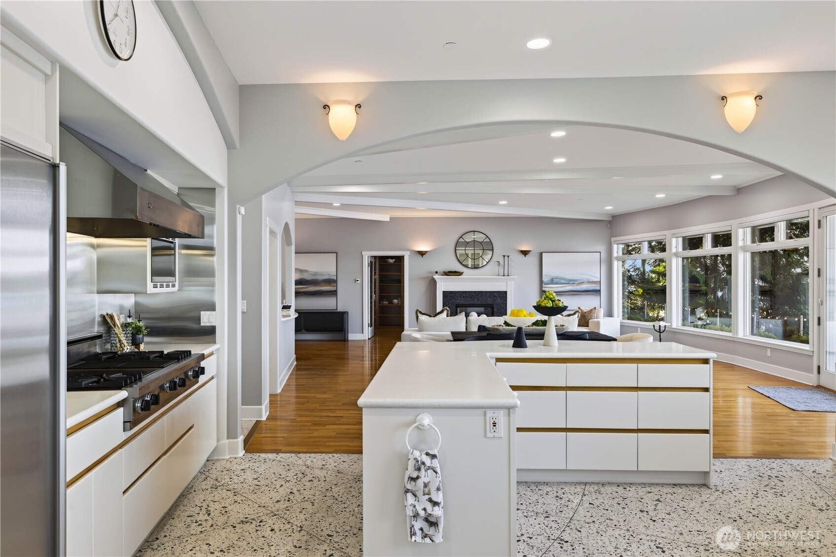 11064 Marine Drive Property Photo 10