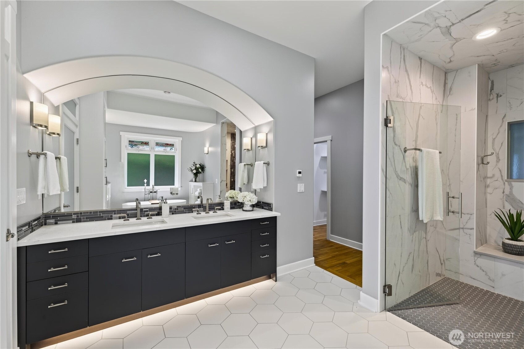 11064 Marine Drive Property Photo 25