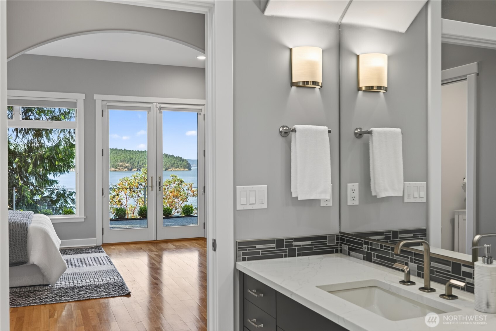 11064 Marine Drive Property Photo 27