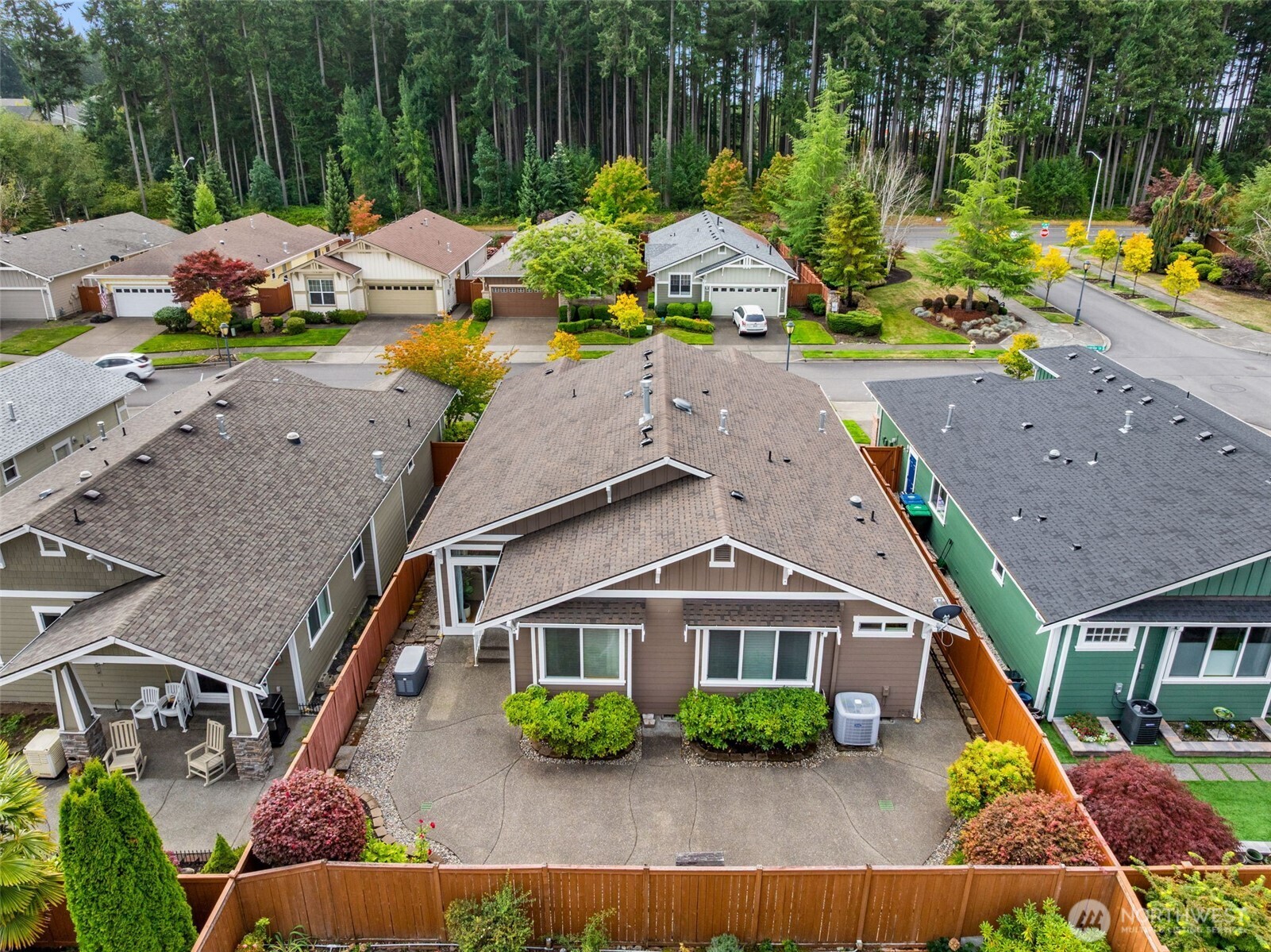 8422 Bainbridge Loop Property Photo 3