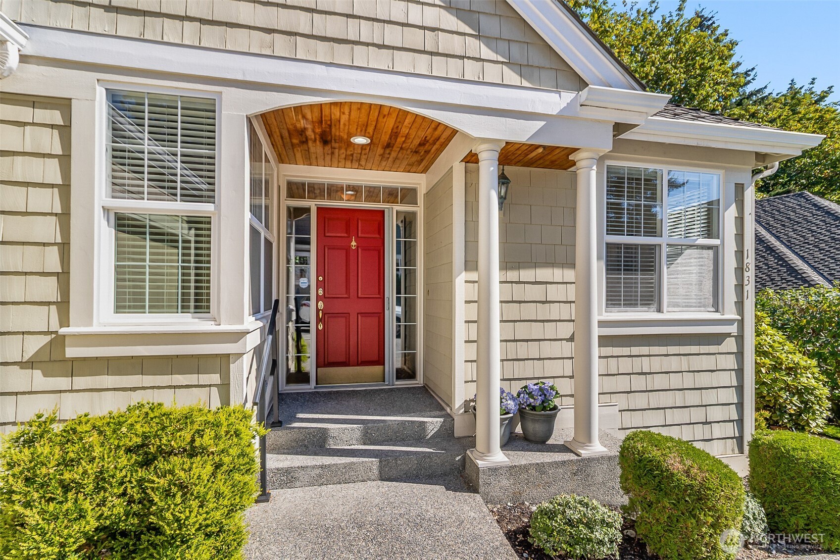 1831 163rd Street Property Photo 2