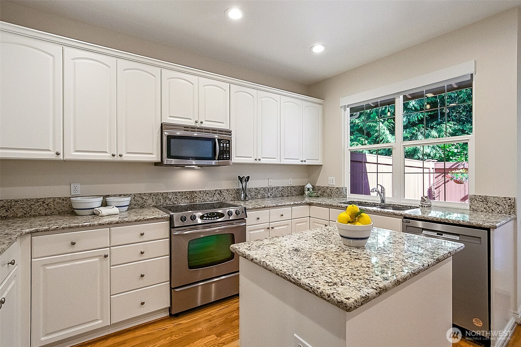 1831 163rd Street Property Photo 14