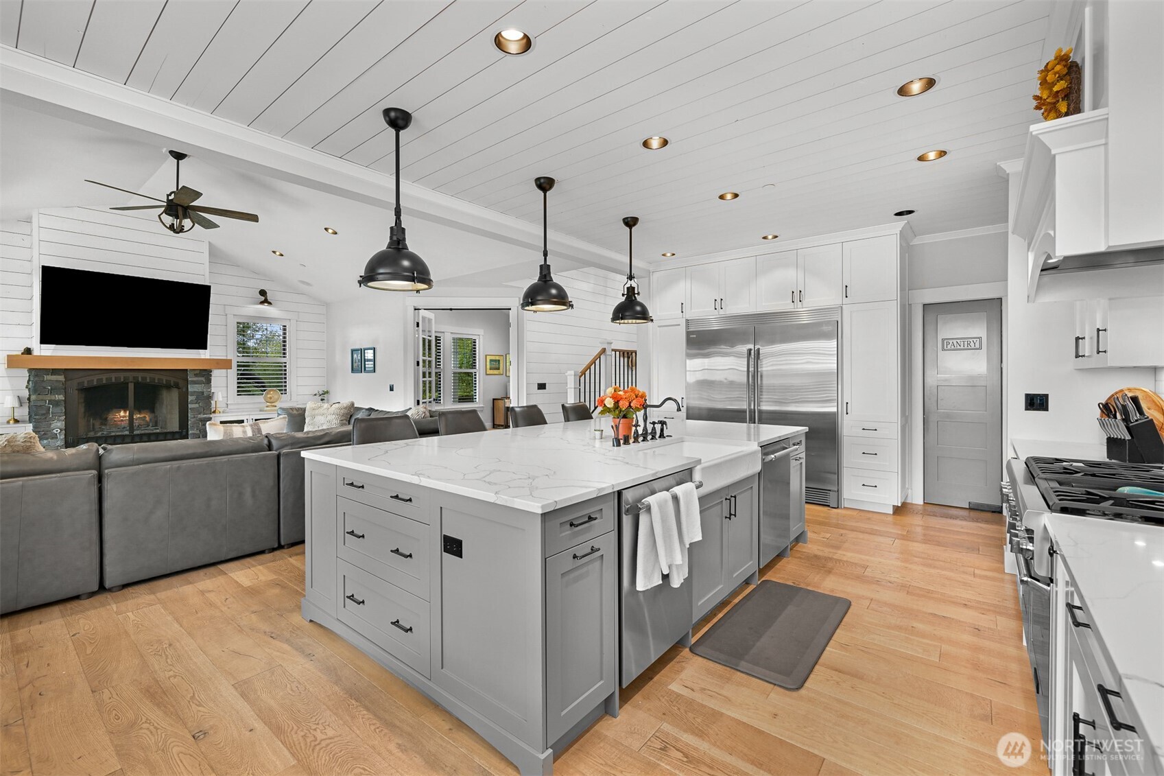 3655 Siper Lane Property Photo 8